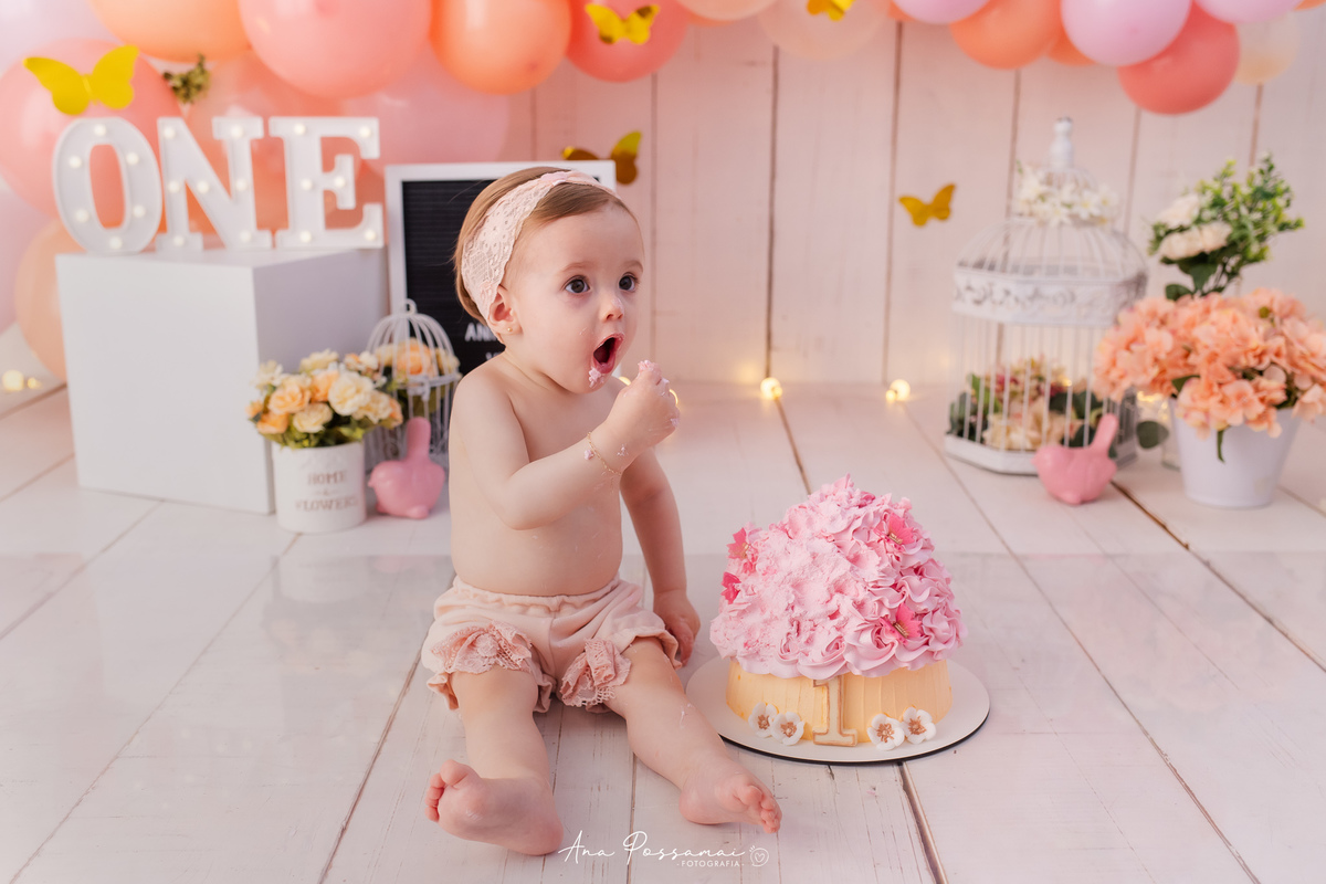 ensaio smash the cake ensaio de um ano do bebê com balões e bolo em bento gonçalves por ana possamai fotografia 