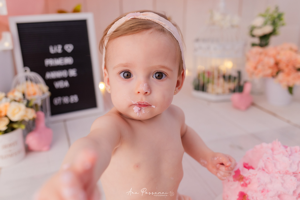 ensaio smash the cake ensaio de um ano do bebê com balões e bolo em bento gonçalves por ana possamai fotografia 