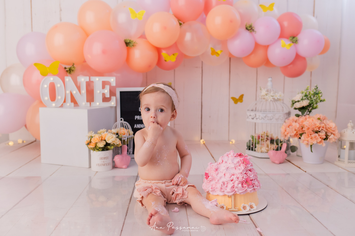 ensaio smash the cake ensaio de um ano do bebê com balões e bolo em bento gonçalves por ana possamai fotografia 