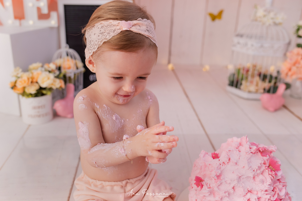 ensaio smash the cake ensaio de um ano do bebê com balões e bolo em bento gonçalves por ana possamai fotografia 