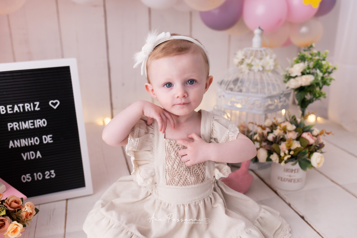 ensaio smash the cake ensaio de um ano do bebê com balões e bolo em bento gonçalves por ana possamai fotografia 