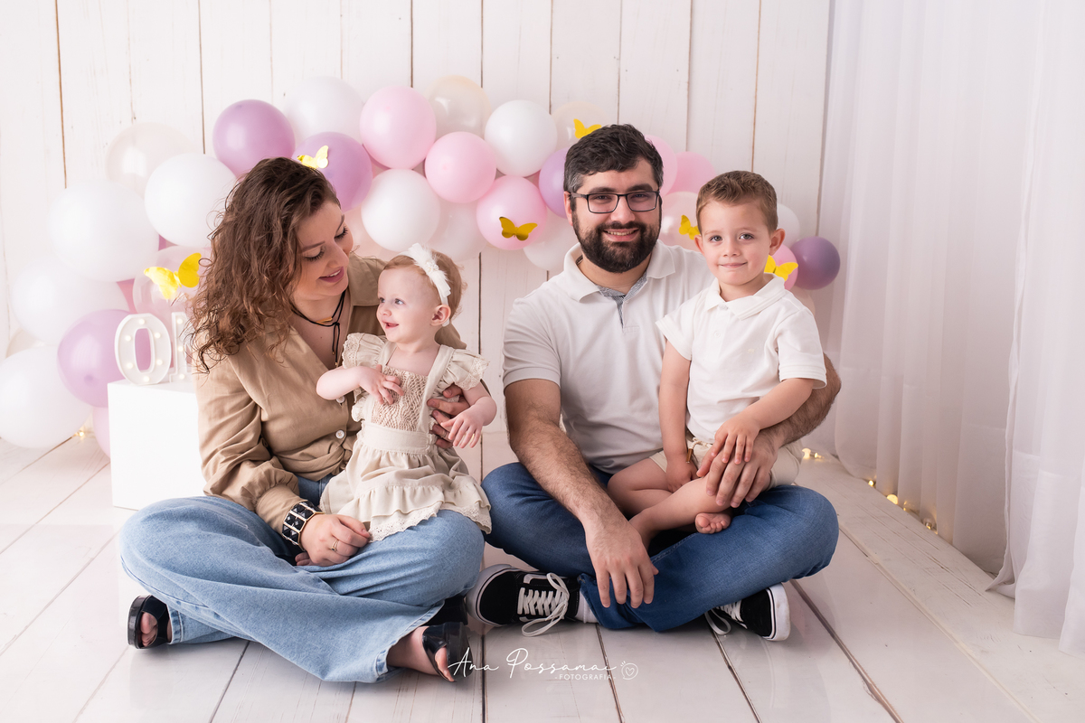 ensaio smash the cake ensaio de um ano do bebê com balões e bolo em bento gonçalves por ana possamai fotografia 