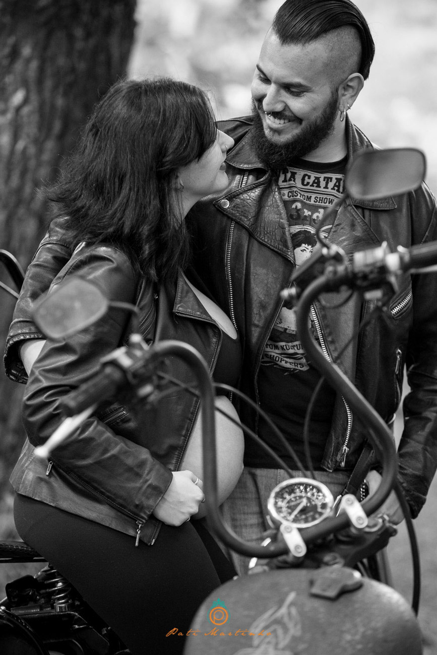 Taiana e Rafael - book de  Gestante com motos customizadas, fotos de gestante com motos, fotos diferentes de gestante, melhor fotografa de gestante de curitiba