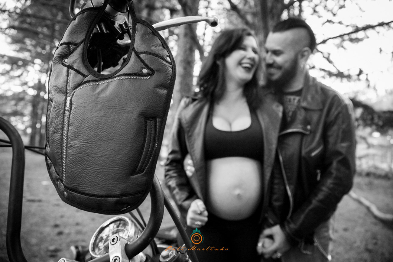 Taiana e Rafael - book de  Gestante com motos customizadas, fotos de gestante com motos, fotos diferentes de gestante, melhor fotografa de gestante de curitiba