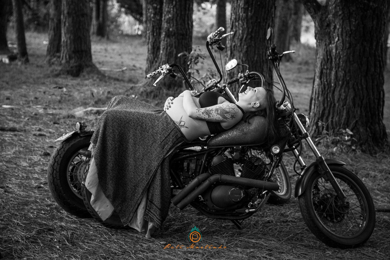 Taiana e Rafael - book de  Gestante com motos customizadas, fotos de gestante com motos, fotos diferentes de gestante, melhor fotografa de gestante de curitiba