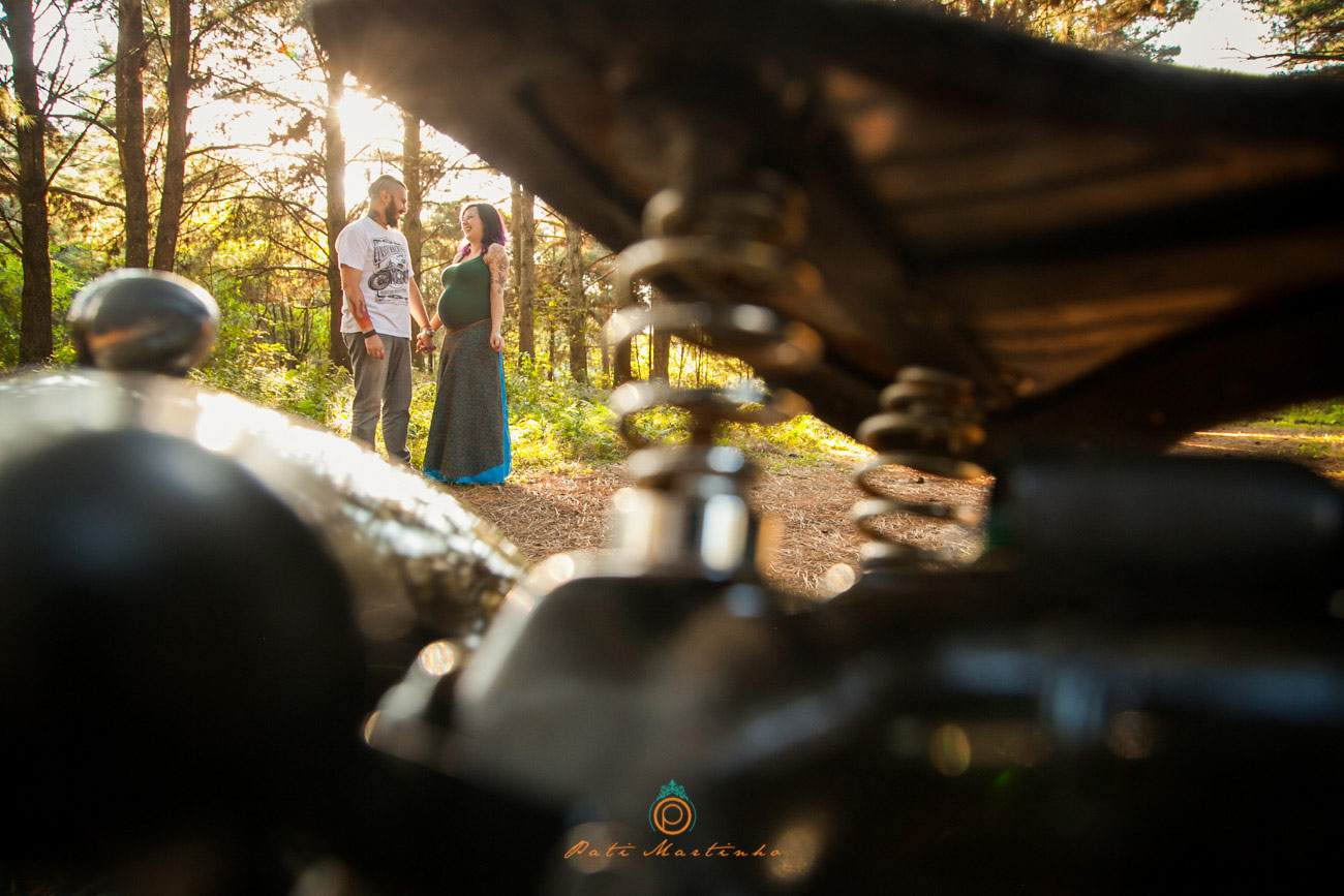 Taiana e Rafael - book de  Gestante com motos customizadas, fotos de gestante com motos, fotos diferentes de gestante, melhor fotografa de gestante de curitiba