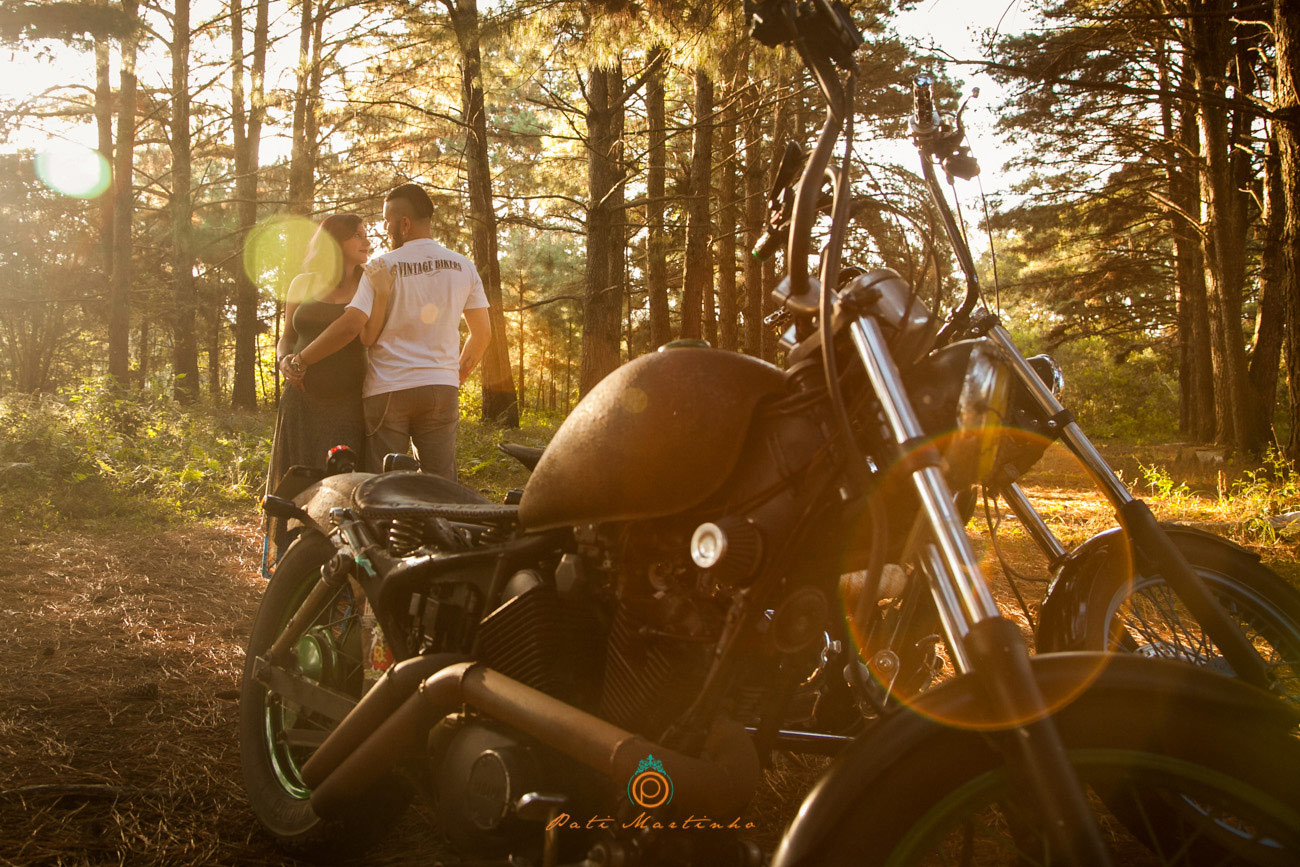 Taiana e Rafael - book de  Gestante com motos customizadas, fotos de gestante com motos, fotos diferentes de gestante, melhor fotografa de gestante de curitiba