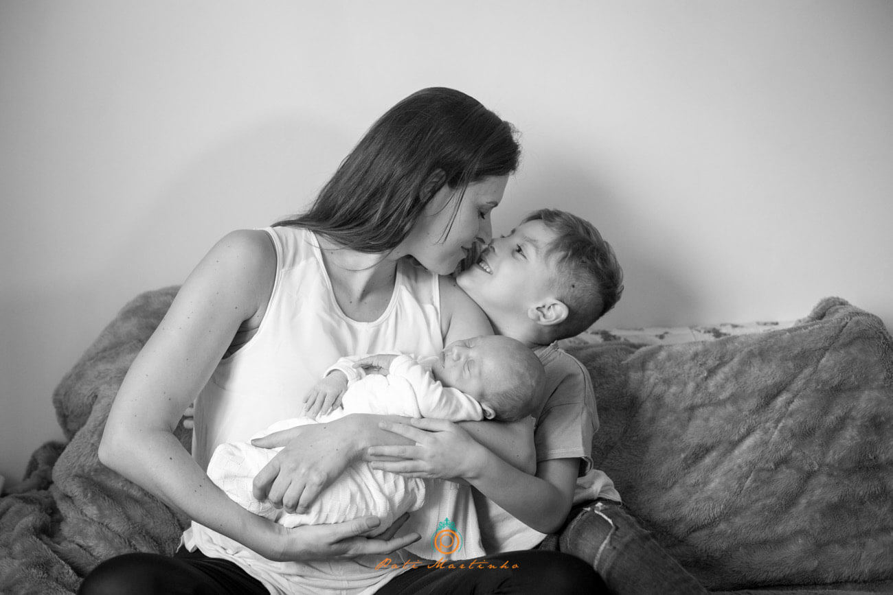book newborn, fotos newborn, fotos de newborn em casa, lyfe style, fotos de bebe, fotos de familia, curitiba pati martinho