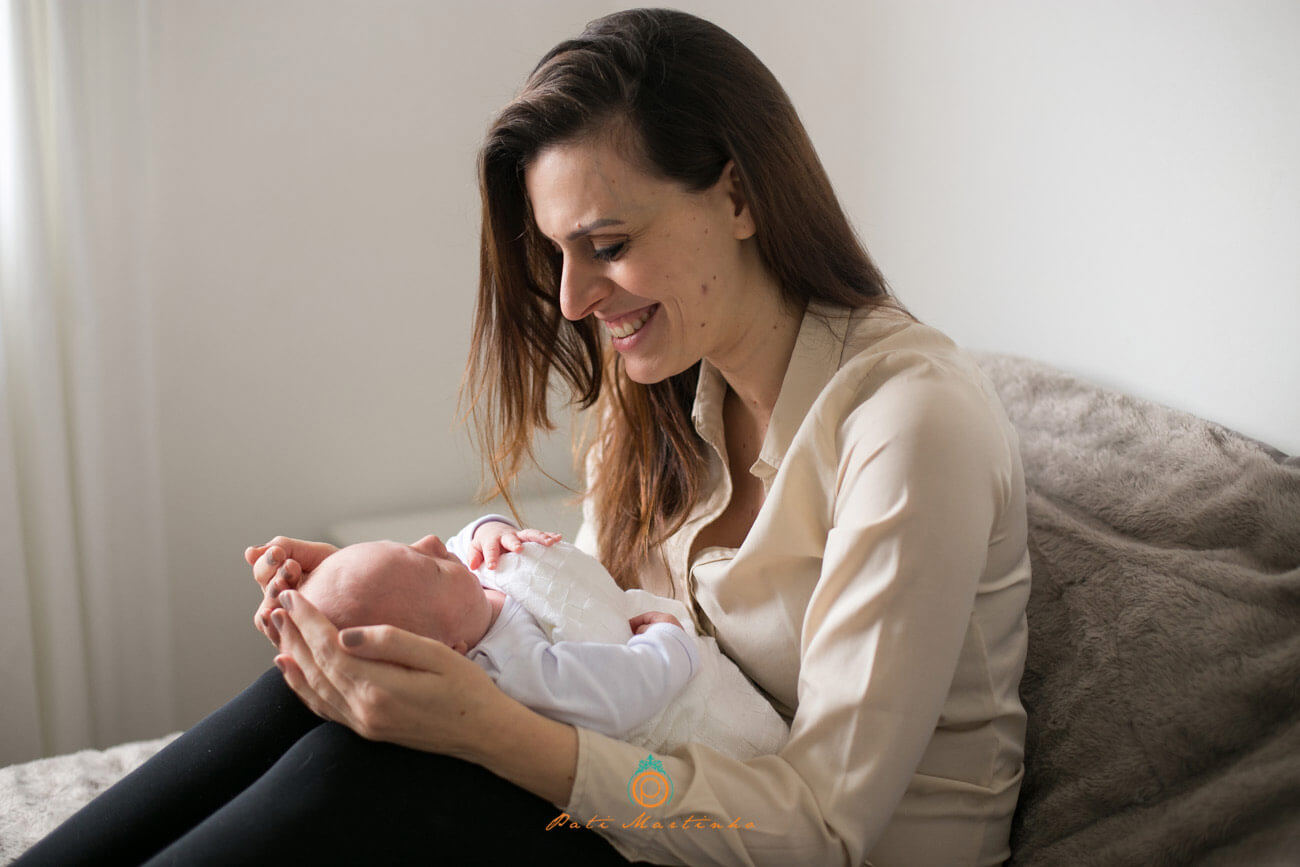 book newborn, fotos newborn, fotos de newborn em casa, lyfe style, fotos de bebe, fotos de familia, curitiba pati martinho