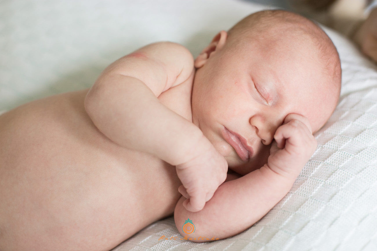 book newborn, fotos newborn, fotos de newborn em casa, lyfe style, fotos de bebe, fotos de familia, curitiba pati martinho