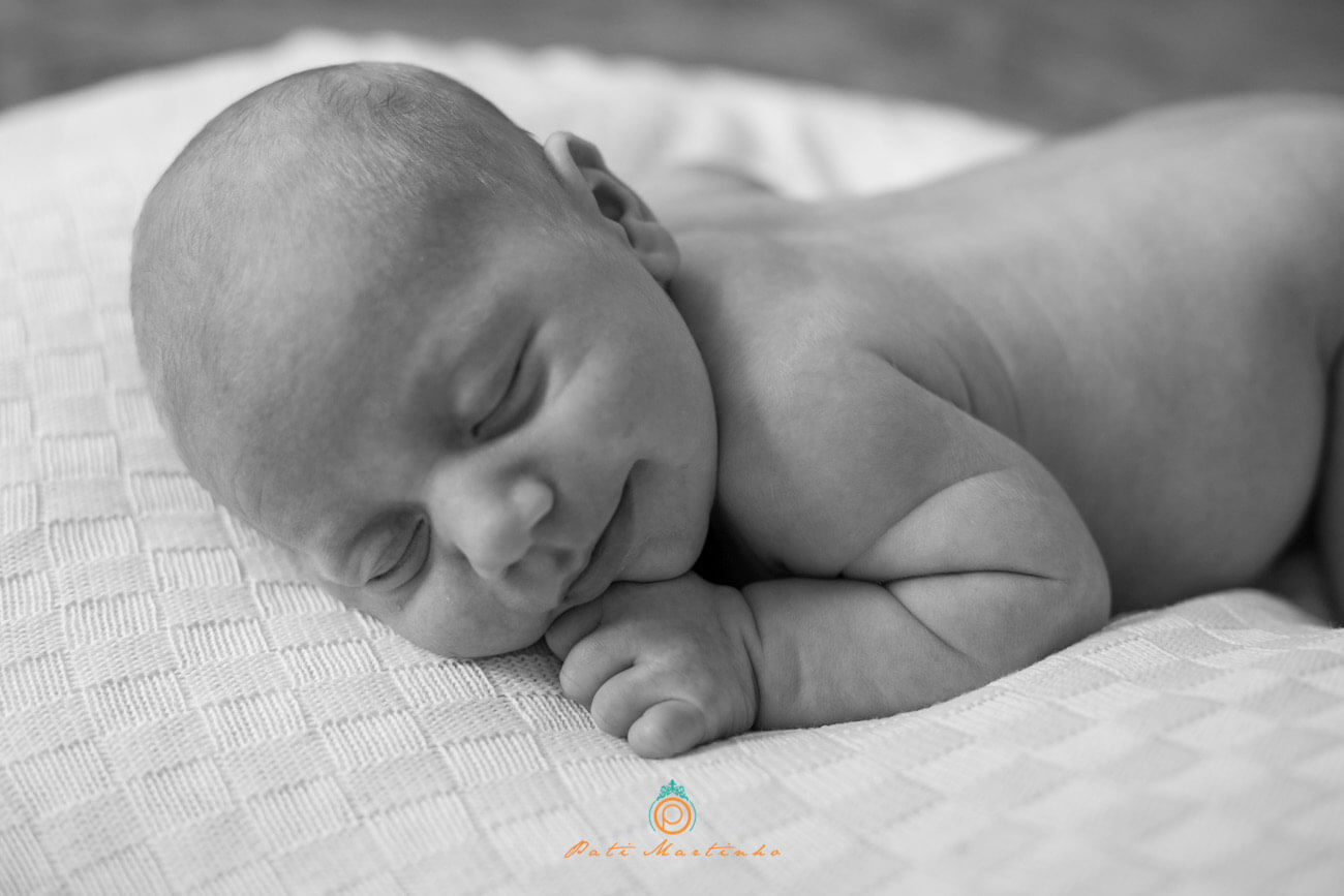 book newborn, fotos newborn, fotos de newborn em casa, lyfe style, fotos de bebe, fotos de familia, curitiba pati martinho