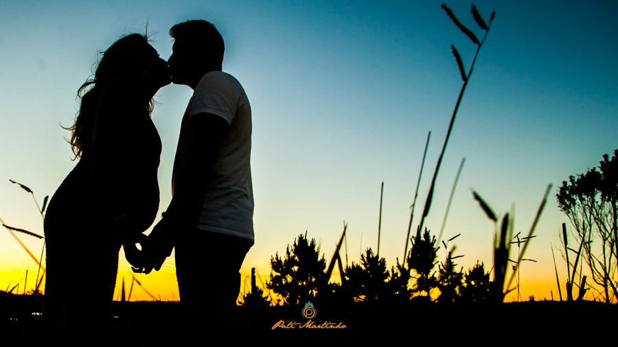 Book de gravida em curitiba, fotos no por do sol, ensaio gestante, estudio gestante, gestante lifestyle, pati martinho, curitiba, fotos de gestante no trigo fotografia de familia curitiba