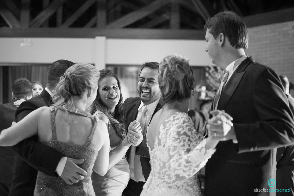 fotos de casamento na chacara krzak em curitiba, studio personal fotografias, foto de noivos, love de luz, andressa brustolin, curitiba, bruno belotto, mariana ramos maquiadora,