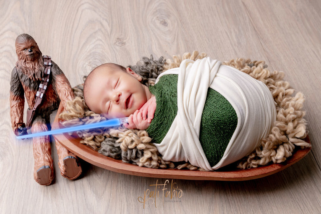 newborn em curitiba, Baby Yoda, bebe star wars