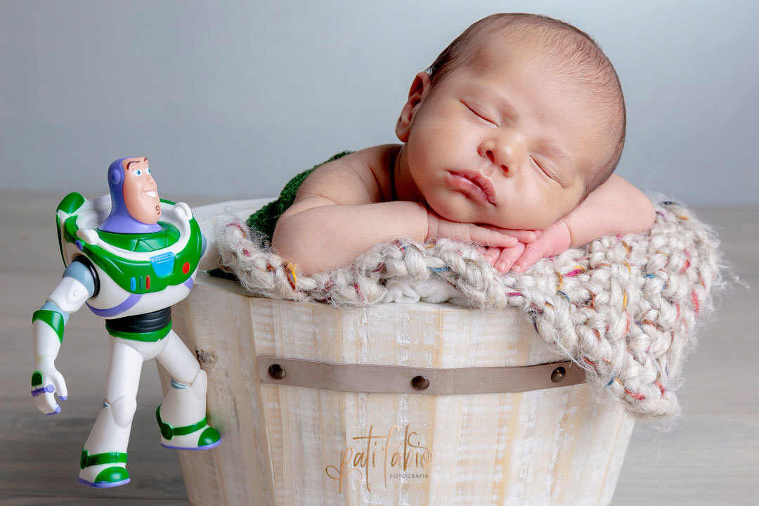 newborn em curitiba, Baby Yoda, bebe star wars