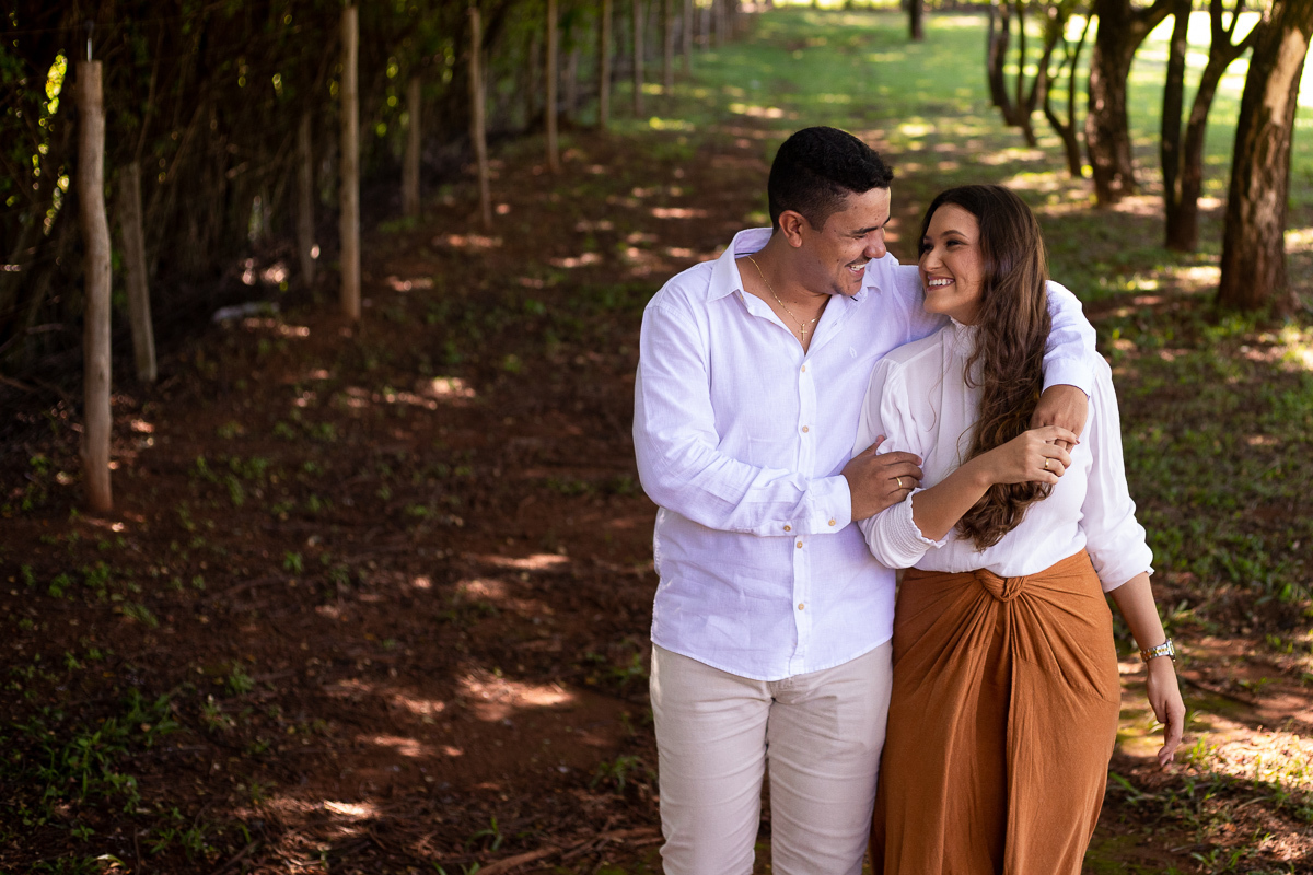 foto-fotografia-ensaio-precasamento-prewedding-casamento-noivos-noivas-wedding-natureza-campo-uberaba-minas