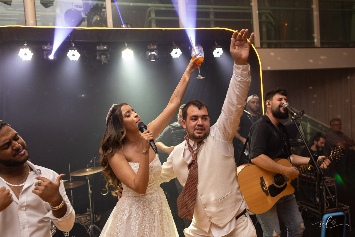 casamento-festa-makeup-buque-noivas-evento-foto-fotografia-uberaba-minas-sorriso-casal-festa-vestido-igreja-cerimonia
