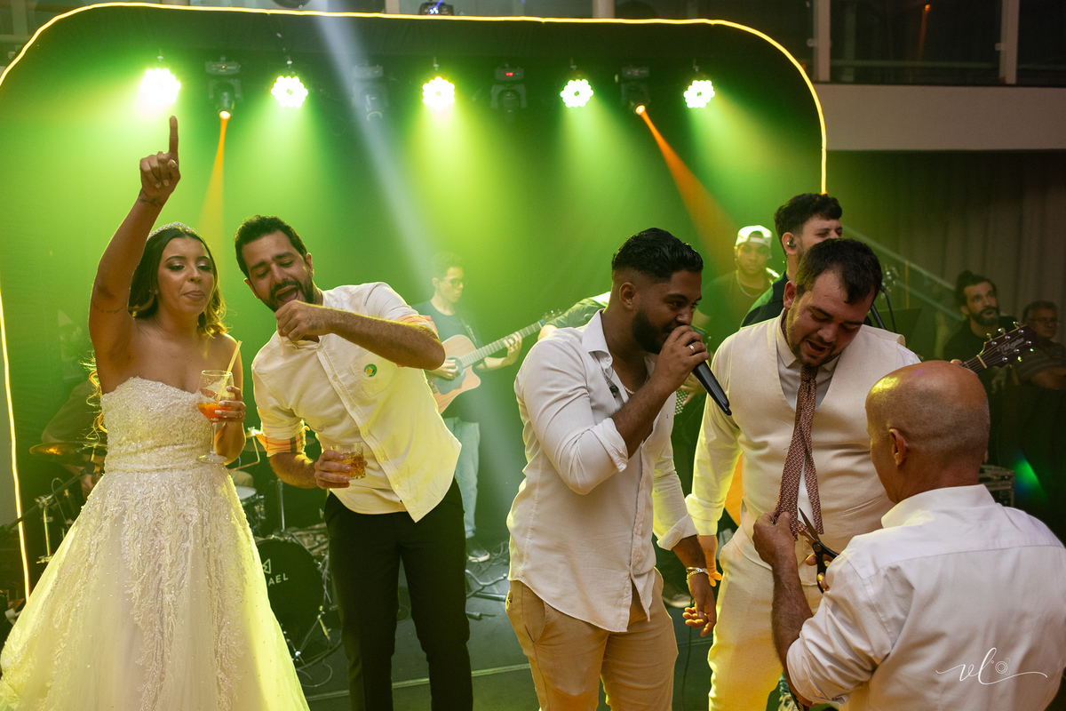 casamento-festa-makeup-buque-noivas-evento-foto-fotografia-uberaba-minas-sorriso-casal-festa-vestido-igreja-cerimonia