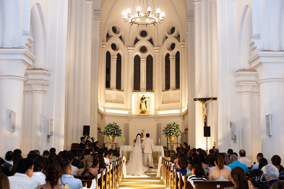 casamento-festa-makeup-buque-noivas-evento-foto-fotografia-uberaba-minas-sorriso-casal-festa-vestido-igreja-cerimonia