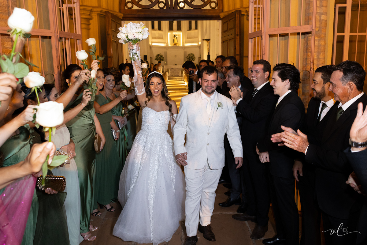 casamento-festa-makeup-buque-noivas-evento-foto-fotografia-uberaba-minas-sorriso-casal-festa-vestido-igreja-cerimonia