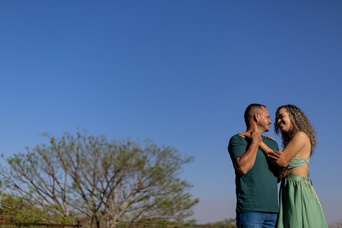 foto-fotografia-ensaio-precasamento-prewedding-casamento-noivos-noivas-wedding-natureza-campo-uberaba-minas