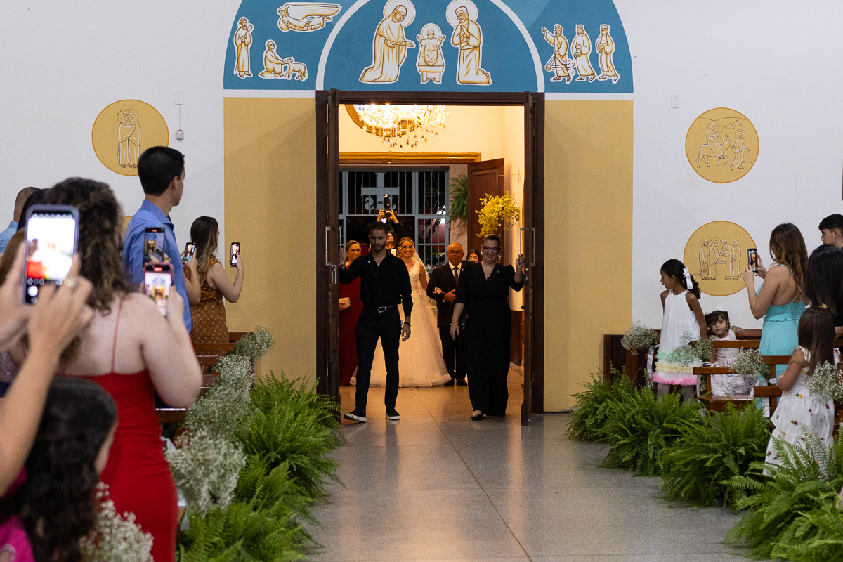 foto-fotografia-evento-casamento-ensaio-precasamento-prewedding-casamento-noivos-noivas-wedding-natureza-campo-uberaba-minas-igreja-cerimonia-vestido-festa