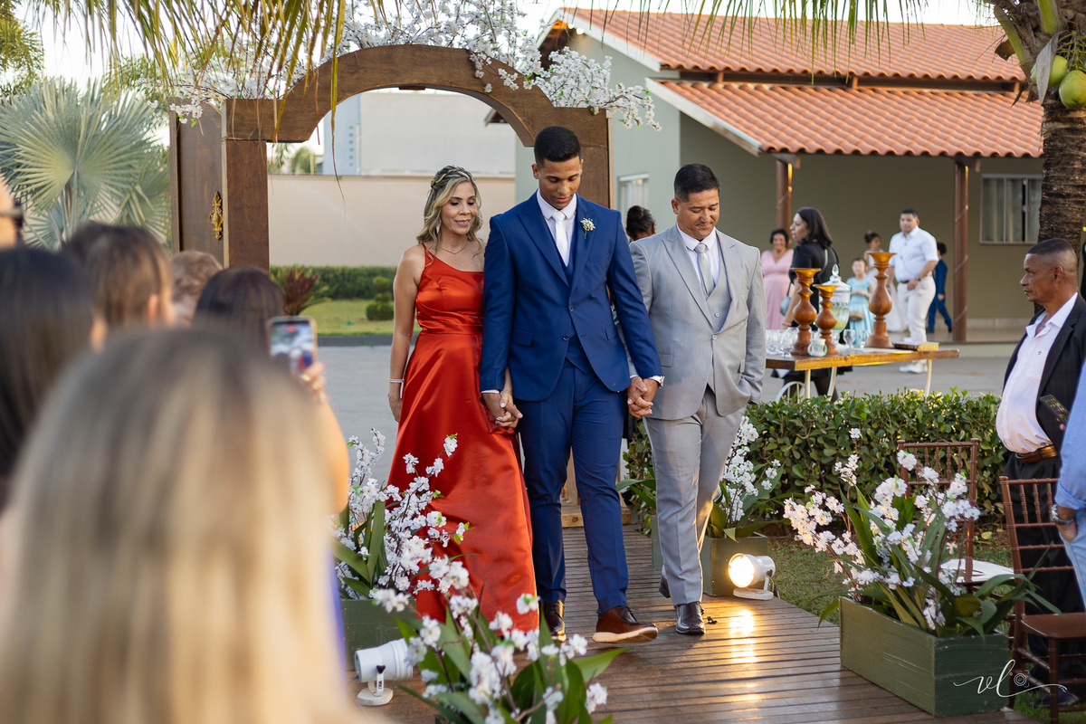 foto-fotografia-evento-casamento-ensaio-precasamento-prewedding-casamento-noivos-noivas-wedding-natureza-campo-uberaba-minas-igreja-cerimonia-vestido-festa