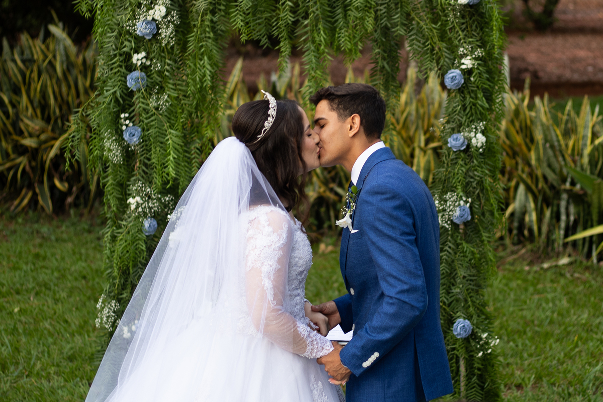 foto-fotografia-evento-casamento-ensaio-precasamento-prewedding-casamento-noivos-noivas-wedding-natureza-campo-uberaba-minas-igreja-cerimonia-vestido-festa
