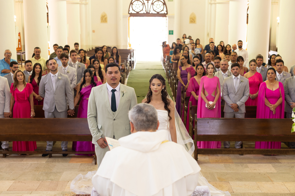 foto-fotografia-evento-casamento-ensaio-precasamento-prewedding-casamento-noivos-noivas-wedding-natureza-igreja-cerimonia-campo-vestido-buque-uberaba-minas
