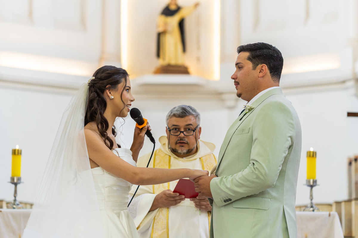 foto-fotografia-evento-casamento-ensaio-precasamento-prewedding-casamento-noivos-noivas-wedding-natureza-igreja-cerimonia-campo-vestido-buque-uberaba-minas