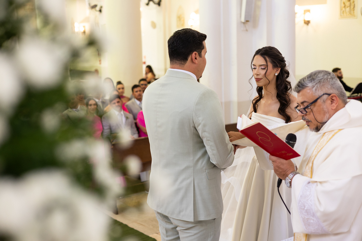 foto-fotografia-evento-casamento-ensaio-precasamento-prewedding-casamento-noivos-noivas-wedding-natureza-igreja-cerimonia-campo-vestido-buque-uberaba-minas