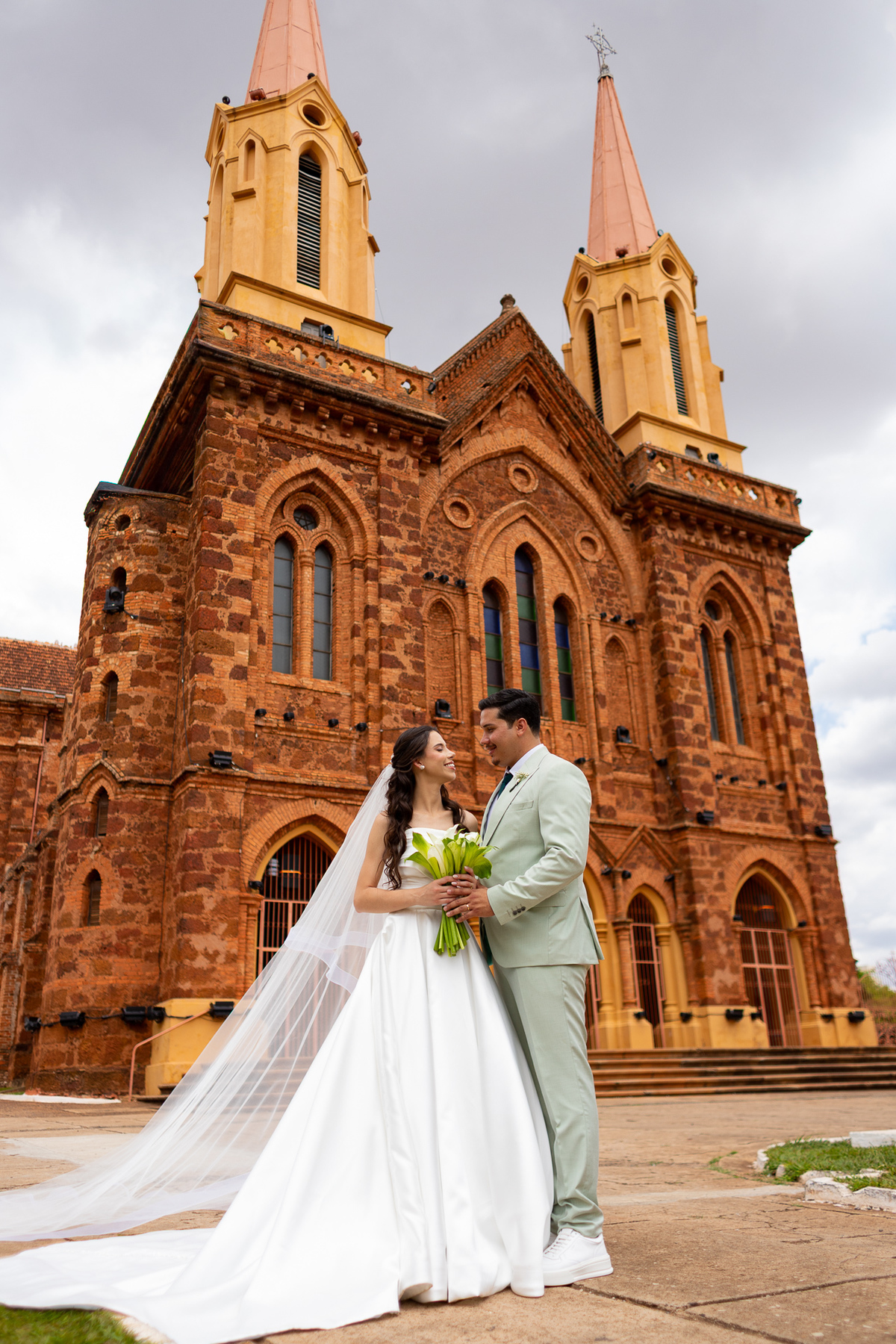 foto-fotografia-evento-casamento-ensaio-precasamento-prewedding-casamento-noivos-noivas-wedding-natureza-igreja-cerimonia-campo-vestido-buque-uberaba-minas