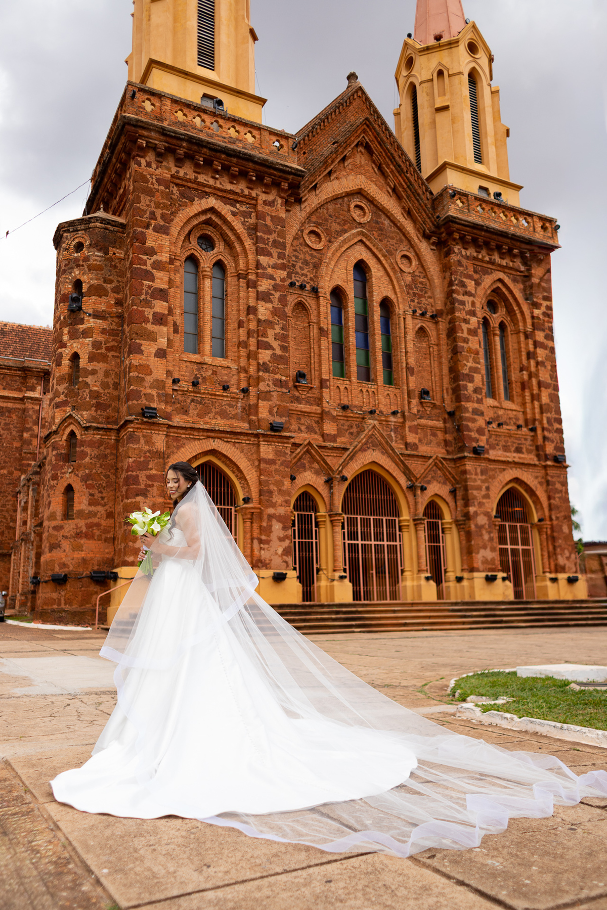 foto-fotografia-evento-casamento-ensaio-precasamento-prewedding-casamento-noivos-noivas-wedding-natureza-igreja-cerimonia-campo-vestido-buque-uberaba-minas