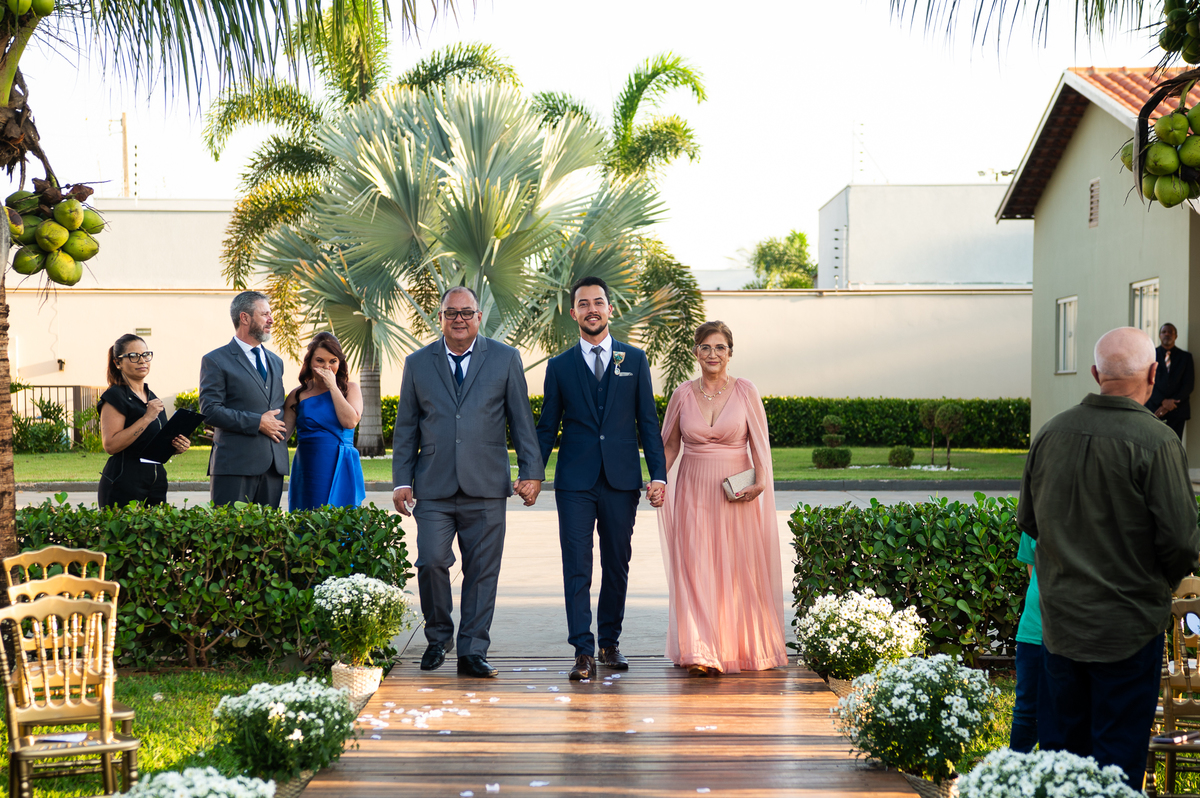 foto-fotografia-evento-casamento-ensaio-precasamento-prewedding-casamento-noivos-noivas-wedding-natureza-igreja-cerimonia-campo-vestido-buque-uberaba-minas