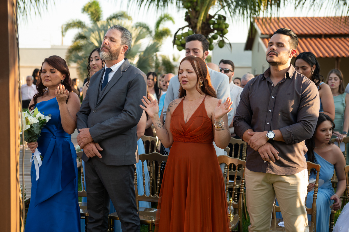 foto-fotografia-evento-casamento-ensaio-precasamento-prewedding-casamento-noivos-noivas-wedding-natureza-igreja-cerimonia-campo-vestido-buque-uberaba-minas