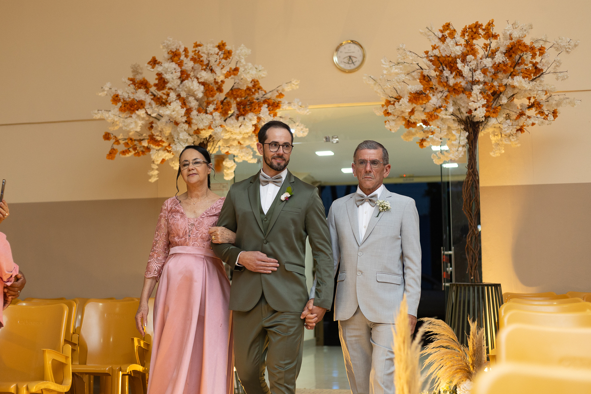 foto-fotografia-evento-casamento-ensaio-precasamento-prewedding-casamento-noivos-noivas-wedding-natureza-igreja-cerimonia-campo-vestido-buque-uberaba-minas