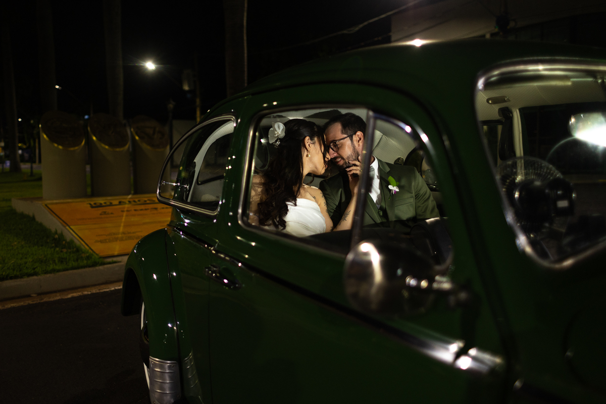 foto-fotografia-evento-casamento-ensaio-precasamento-prewedding-casamento-noivos-noivas-wedding-natureza-igreja-cerimonia-campo-vestido-buque-uberaba-minas