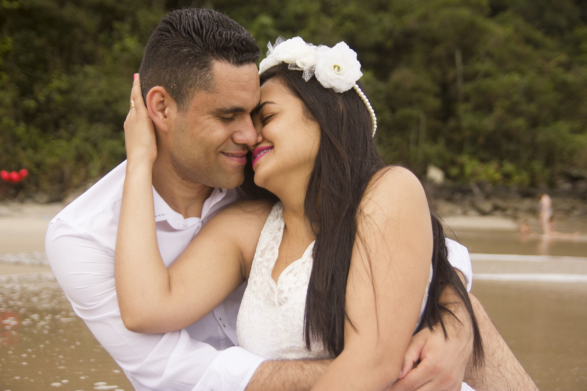 Pre-wedding-noivos-praia-lufabricio
