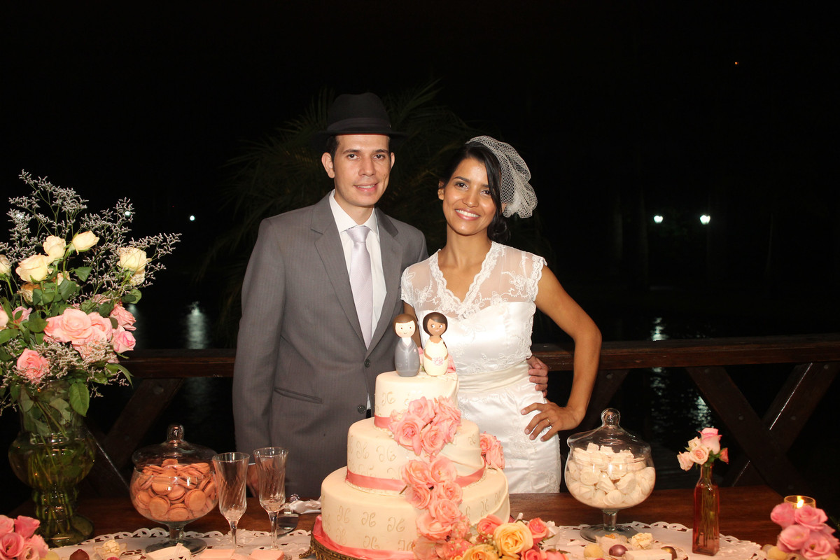 Mesa do bolo noivos