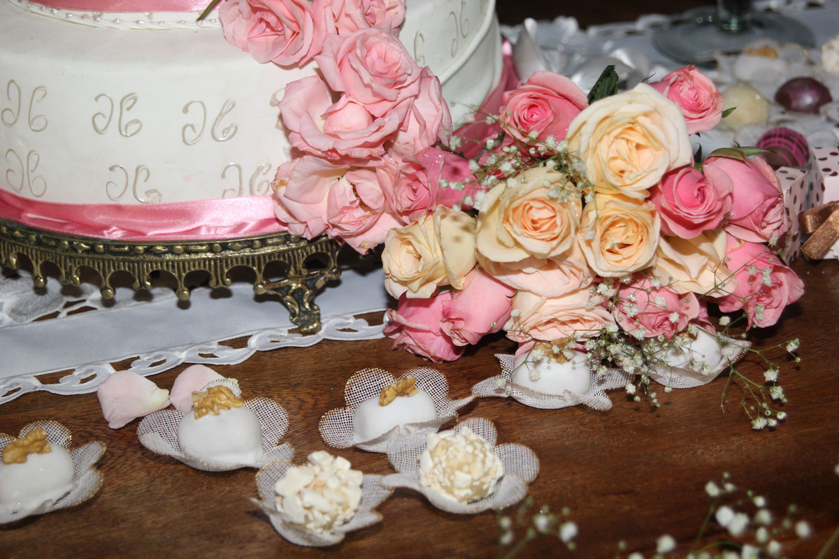 Flores de decoração mesa do bolo