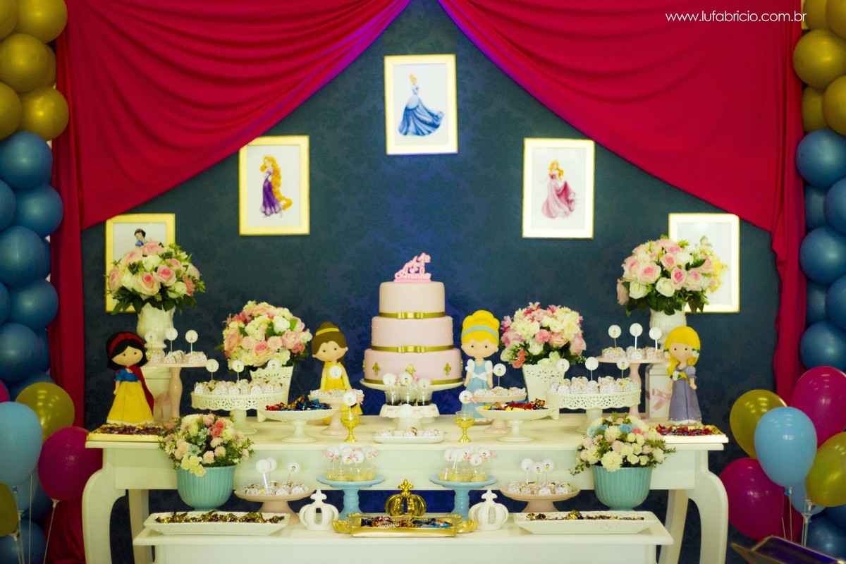 aniversario-01-ano-decoracao-mesa-do-bolo