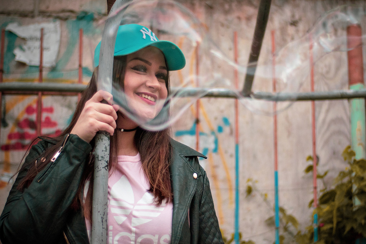 Ensaio Feminino Centro Histórico de Curitiba-PR com bolha de sabão