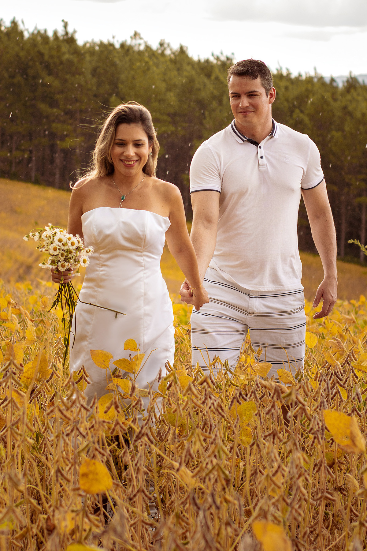 Ensaio pré-casamento pôr do sol no campo Mallet-PR