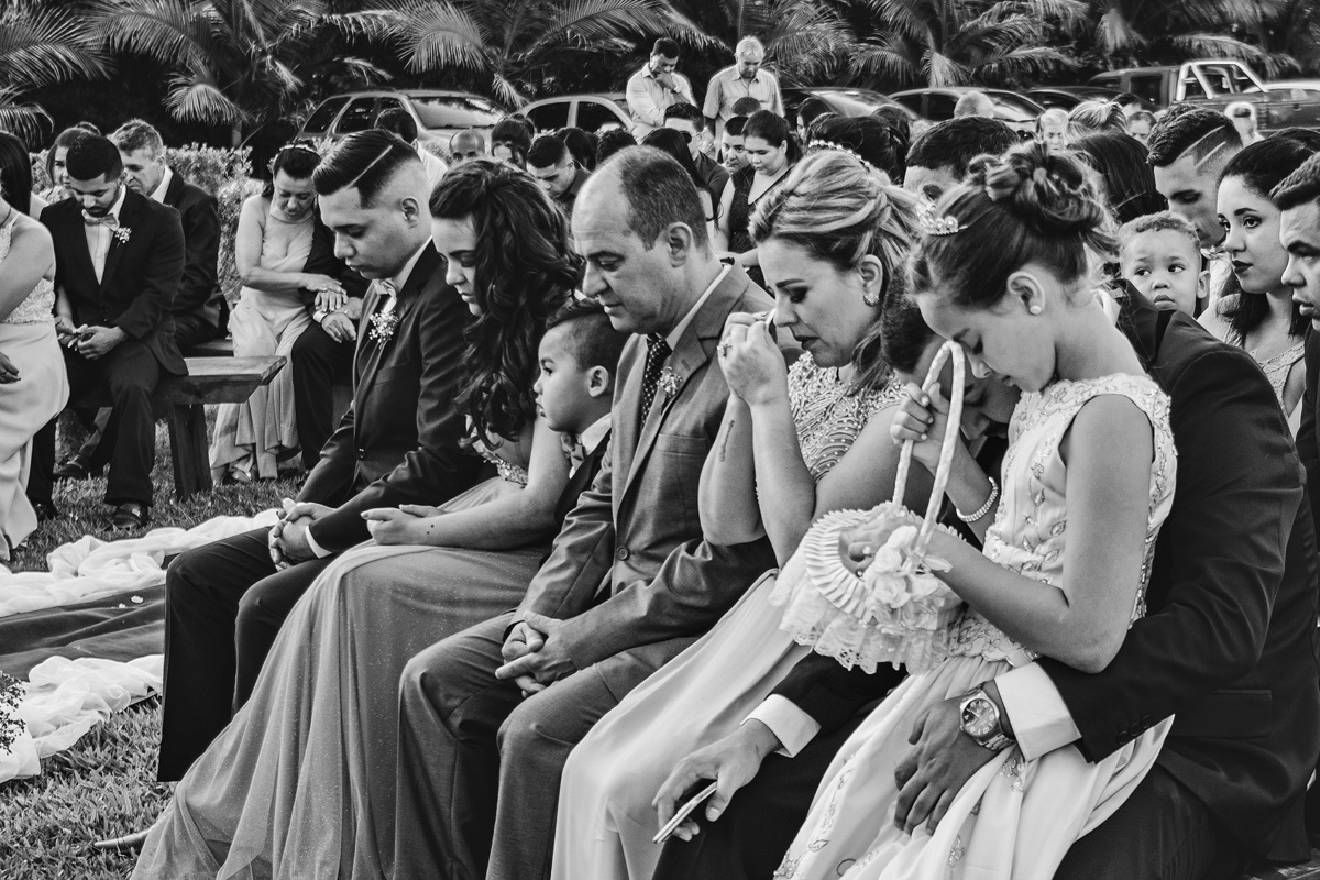 Mãe emocionada casamento no campo São José dos Pinhais