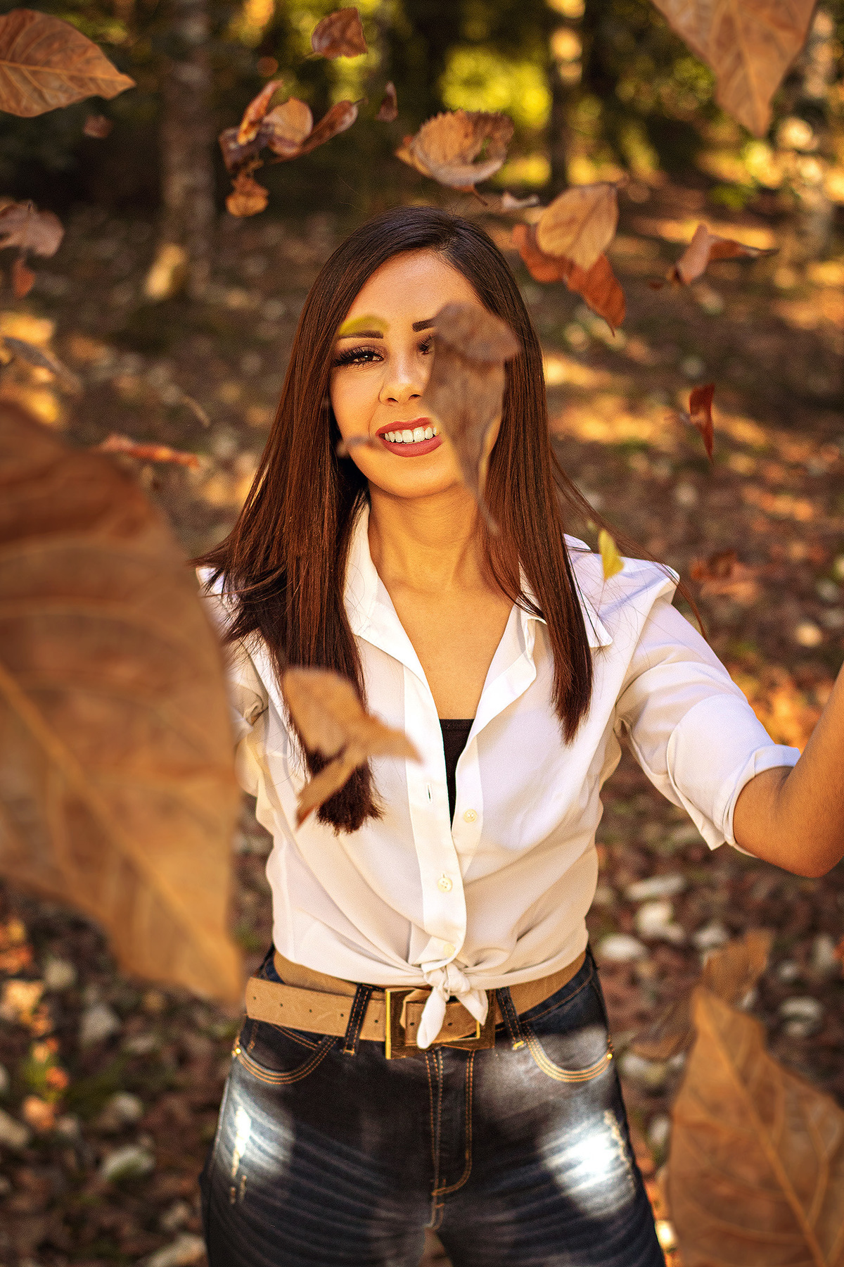 Ensaio Feminino Externo com Folhas Secas Hotel Estância Betânia - Colombo/PR