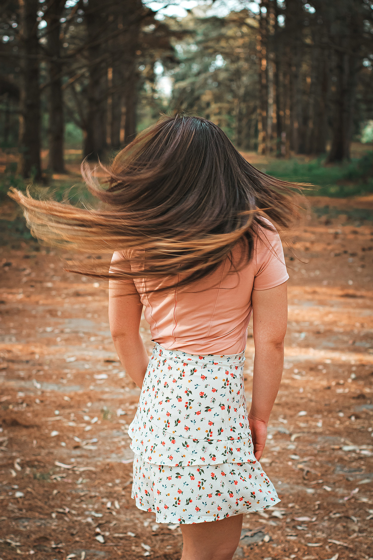 Ensaio Feminino Floresta de Pinheiros, Cabelo ao Vento