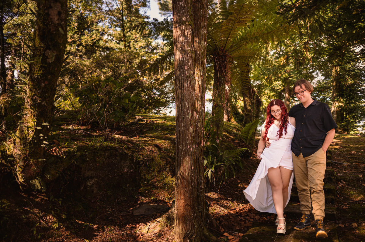 Pré-wedding moderno
Fotos de casamento descontraídas
Ensaio fotográfico original
Casal único e autêntico
Individualidade no casamento Pré-wedding na Serra Gaúcha
Fotos de casamento em Gramado
Locações para pré-wedding em Gramado
Cenários para fotos 