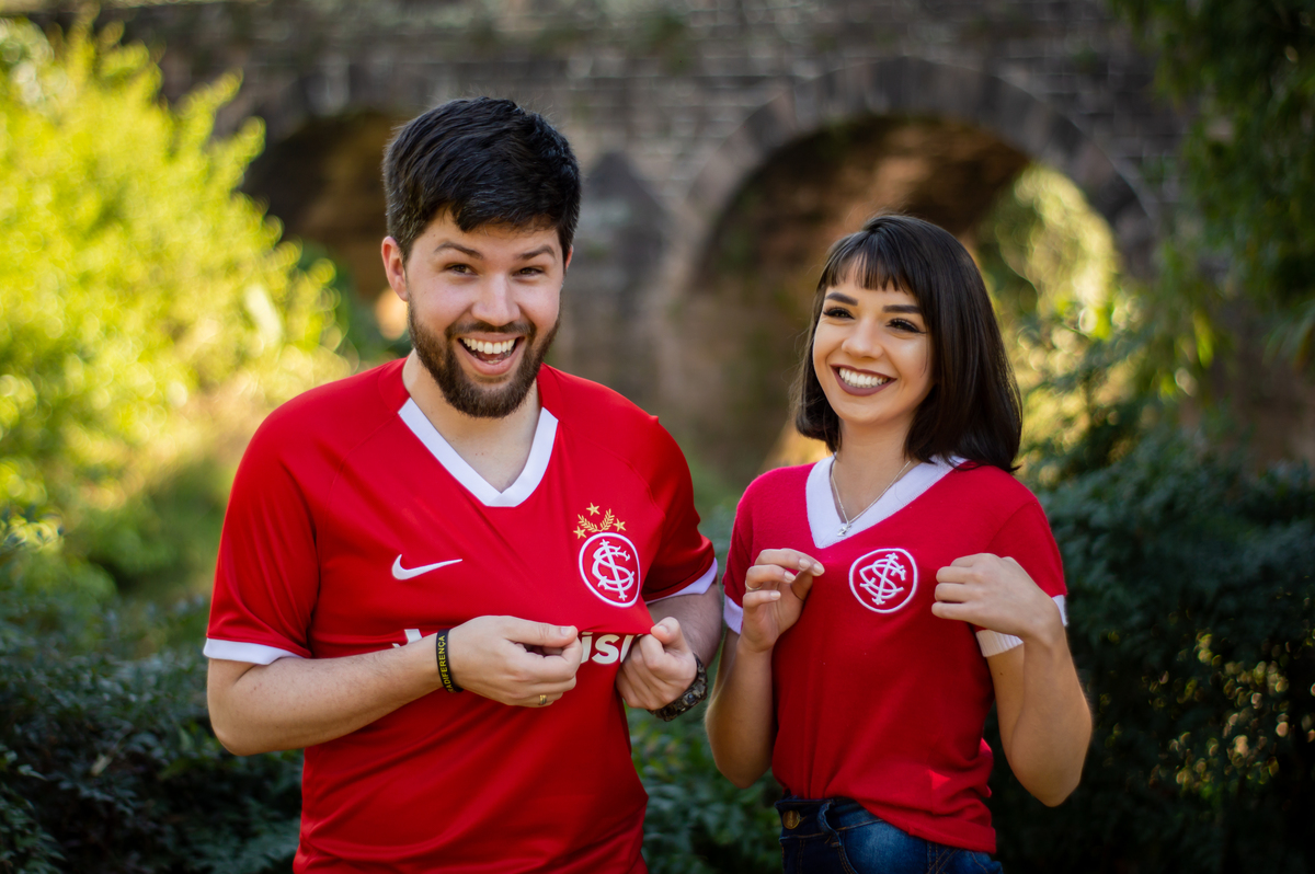 mariana e emanuel ensaio pre wedding ensaio de casamento em ivoti rs fotografo profissional de casal e casamento em sao leopoldo rs casal boeira camisa do Inter