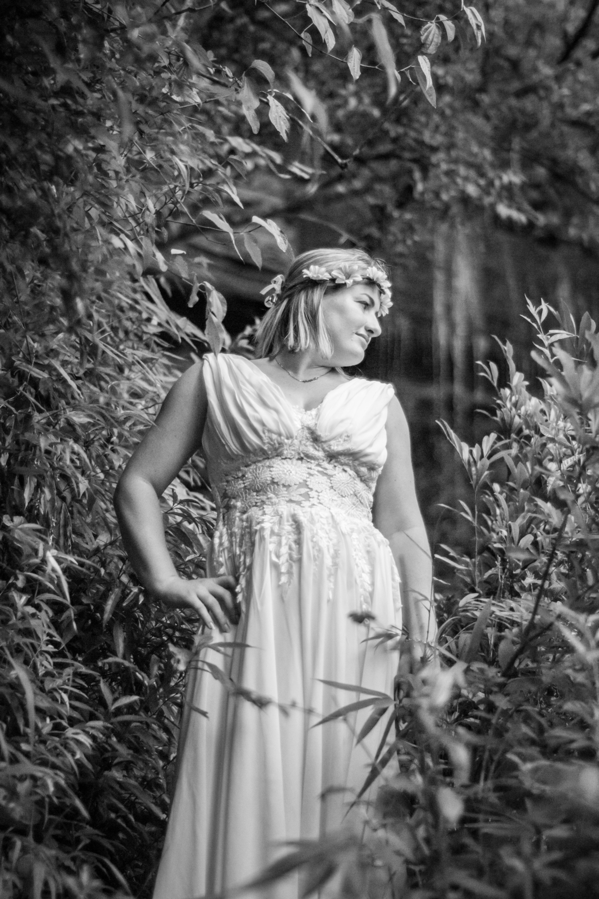 ensaio de casal pre wedding daniela e eder fotografo de casamento em sao leopoldo ensaio externo em ivoti rs casal boeira mão na cintura