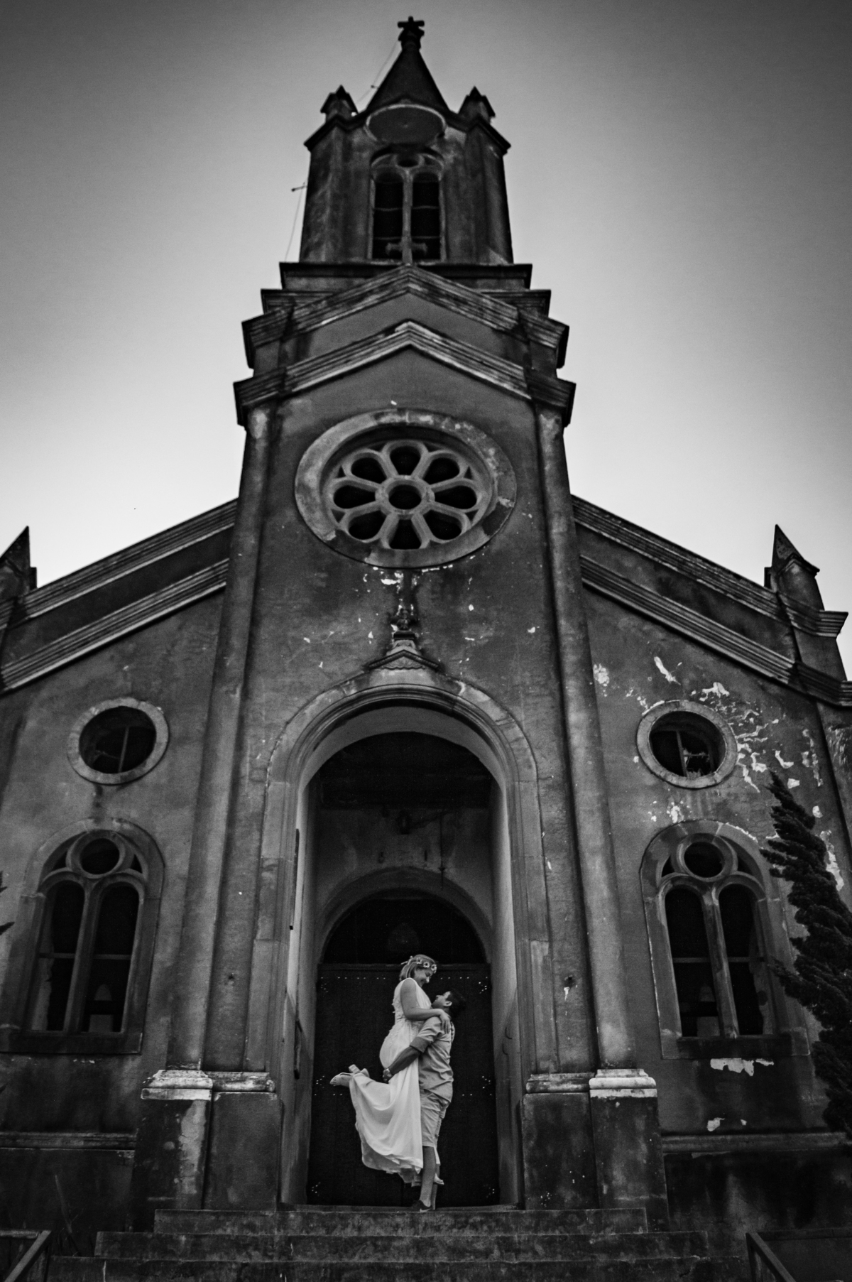 ensaio de casal pre wedding daniela e eder fotografo de casamento em sao leopoldo ensaio externo em ivoti rs casal boeira igreja antiga de ivoti